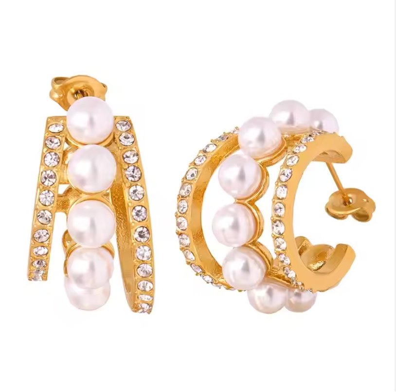 Pearl and gold diamond earring