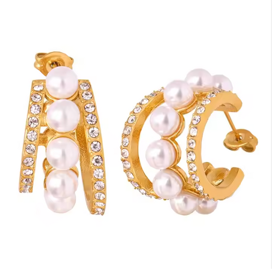 Pearl and gold diamond earring