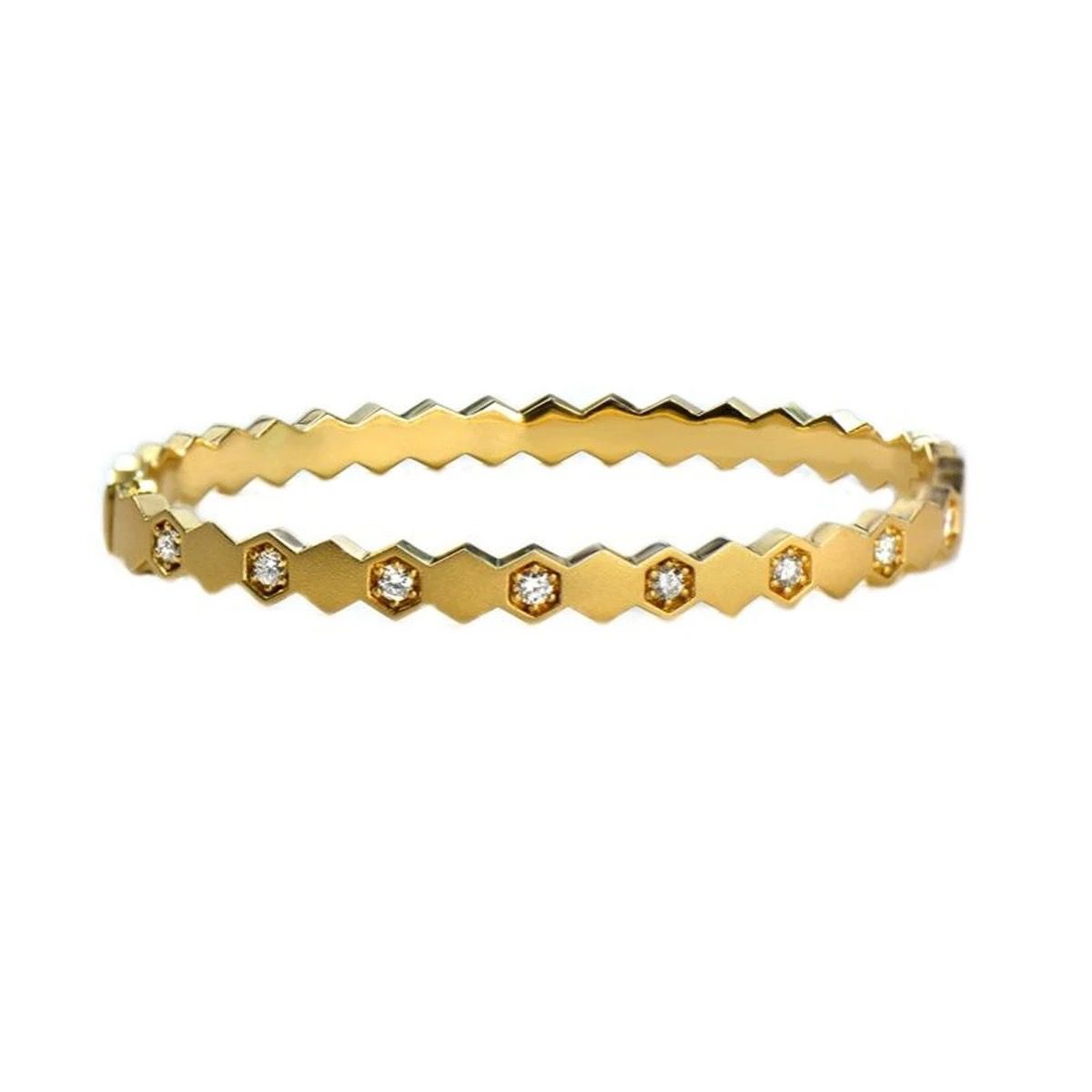 Gold with cubic zirconia diamond