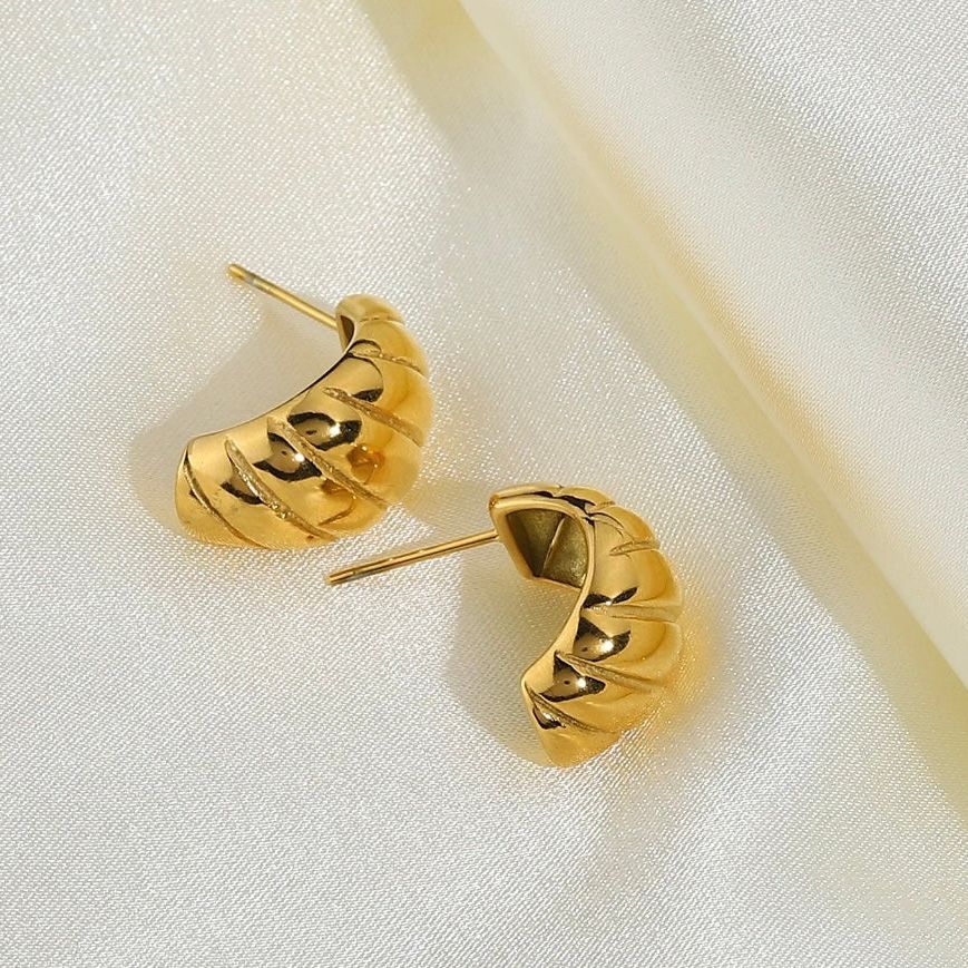 Gold croissant chunky earring