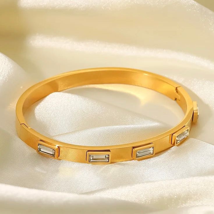 Cubic Zirconia gold bangle